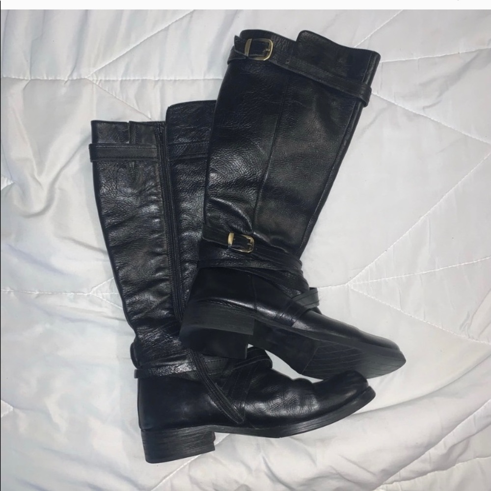 Letter boots 👢
